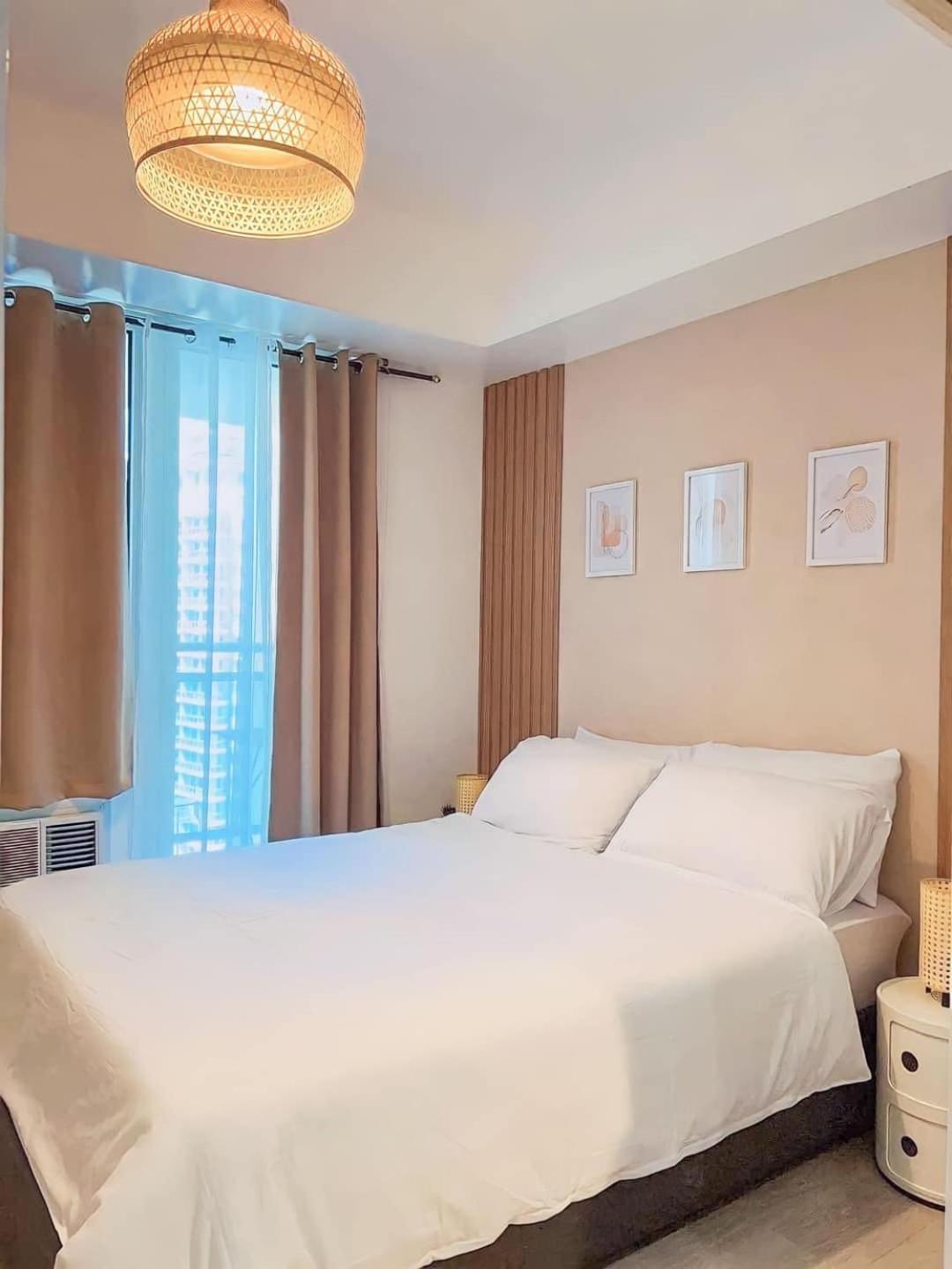 Beach Front Living In The Heart Of The City, Azure Residences Manila Oda fotoğraf