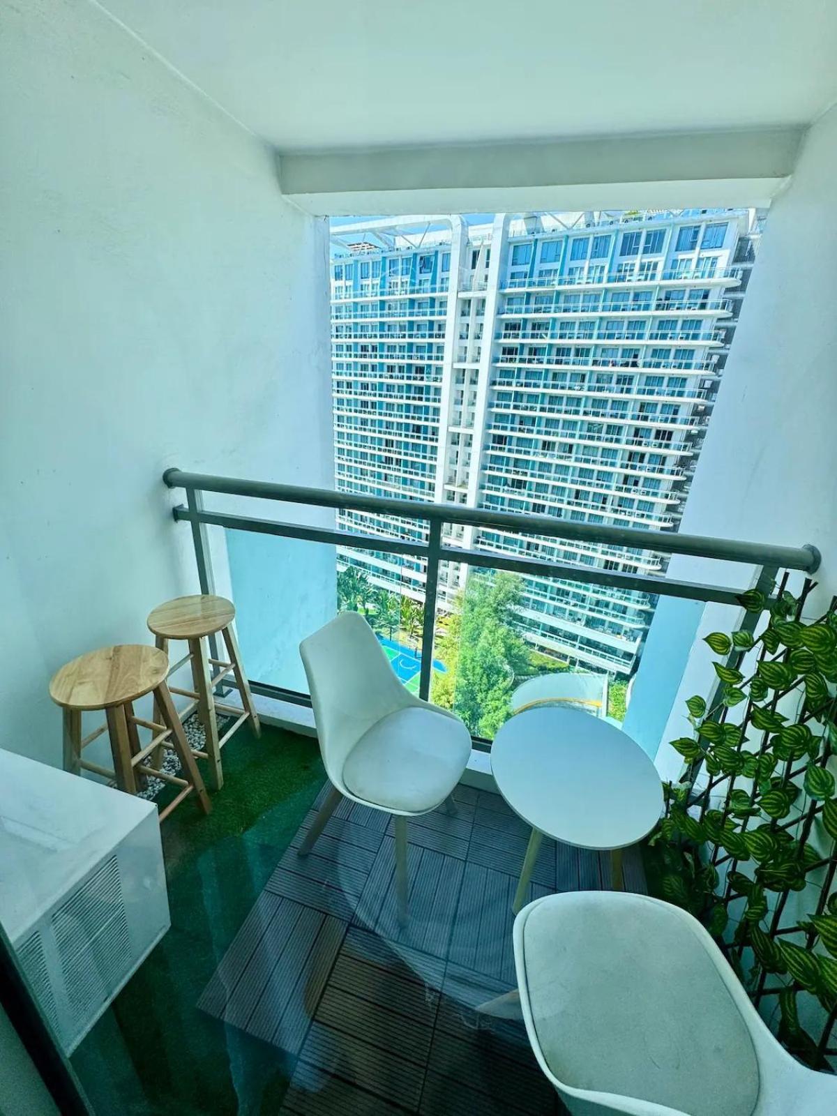Beach Front Living In The Heart Of The City, Azure Residences Manila Dış mekan fotoğraf
